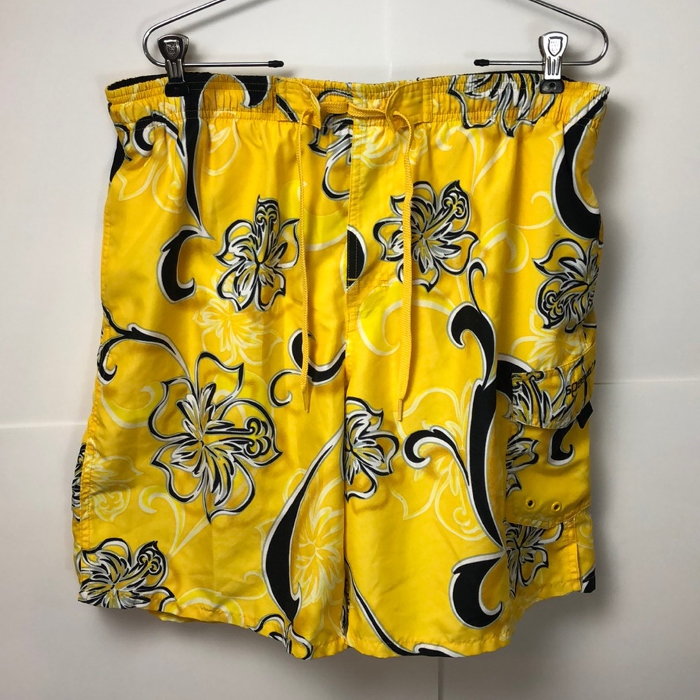 - Speedo Swim Trucks sz Medium yellow and bl…
